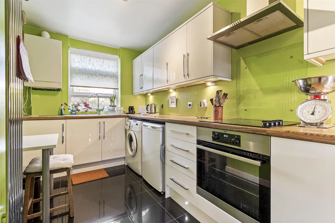 Dorchester Gardens, Worthing, photo 7