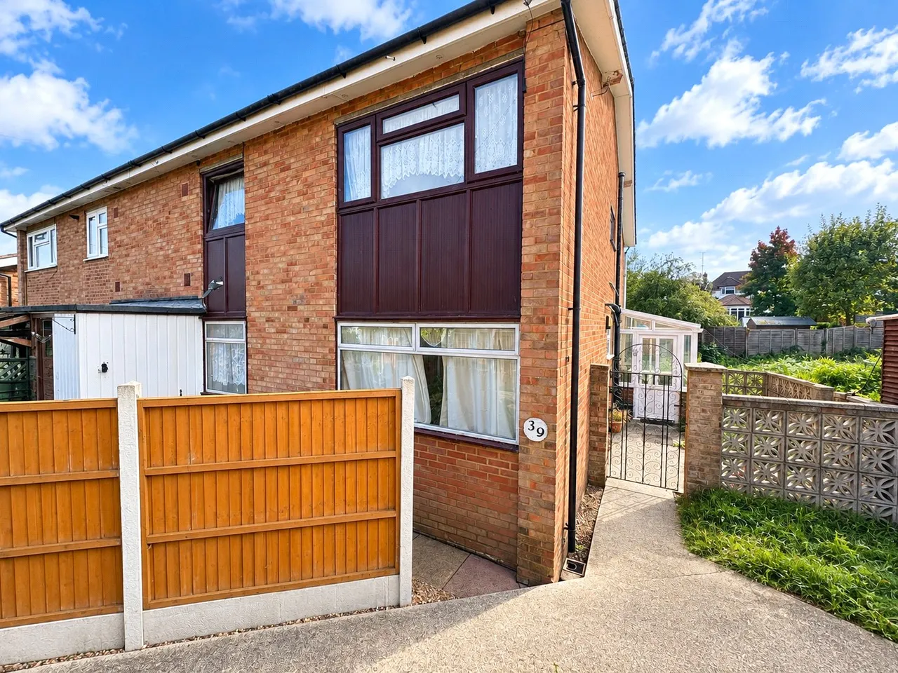 2 bed flat for sale — Legge Crescent, Aldershot, Hampshire, GU11 3NT