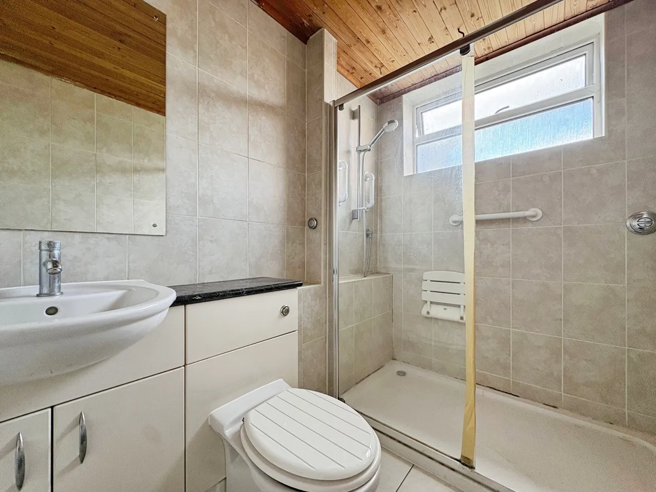 Legge Crescent, Aldershot, Hampshire, GU11 3NT, photo 9