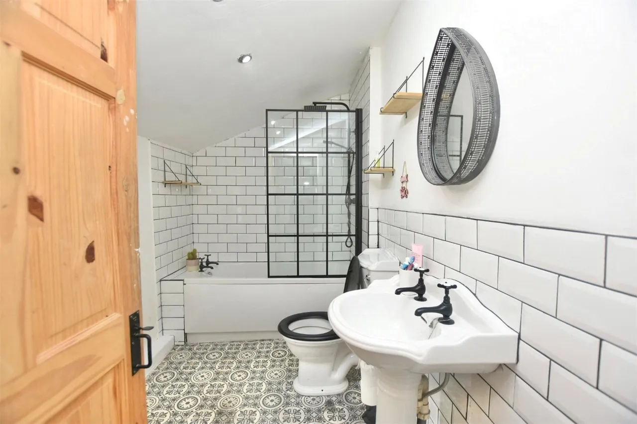 Lammack Road, Blackburn, Lancashire, BB1, photo 5