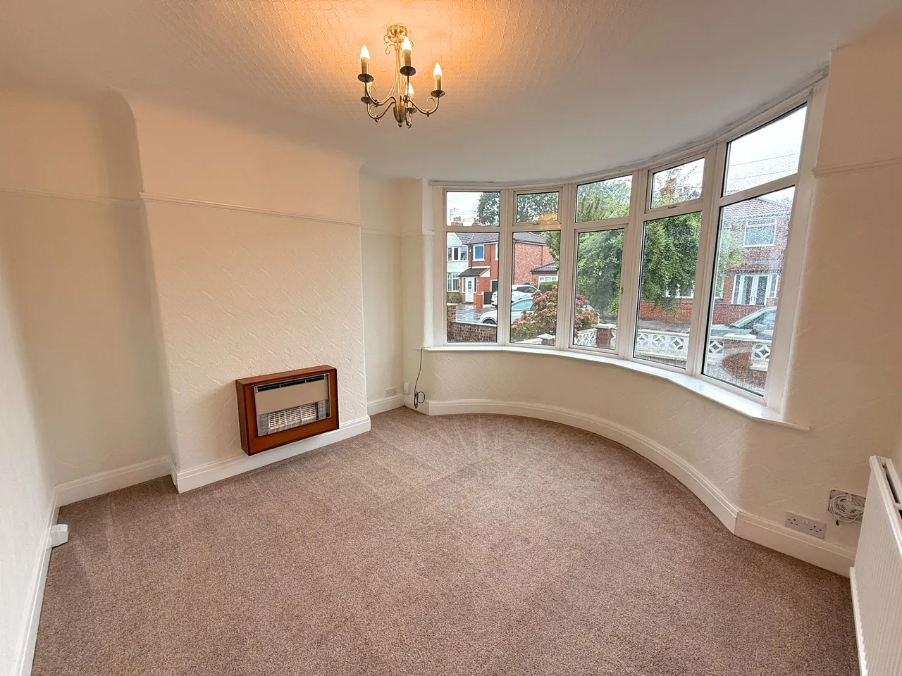 Chestnut Drive, Sale, photo 3