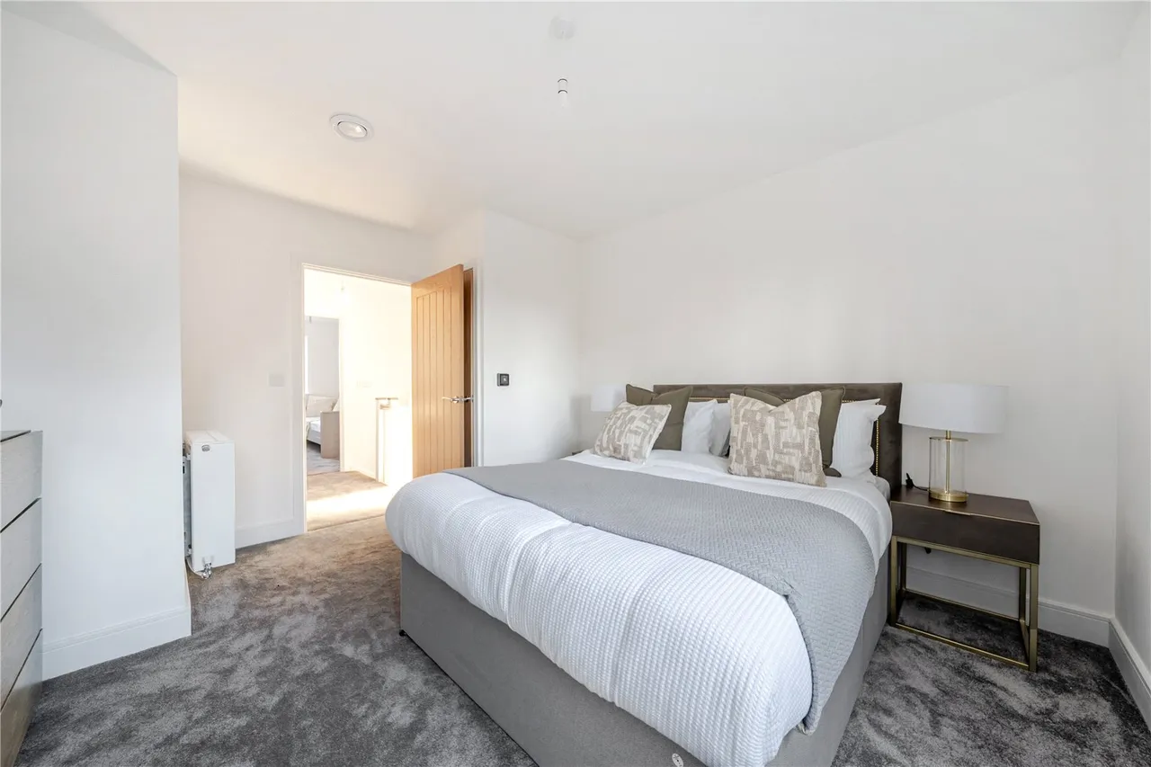 Amersham Road, HP15, photo 10