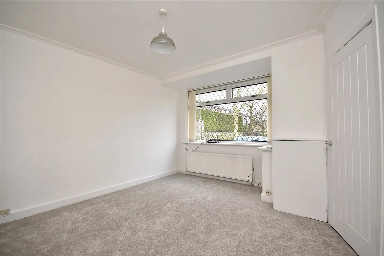Bowler Street, Shaw, OL2, photo 3