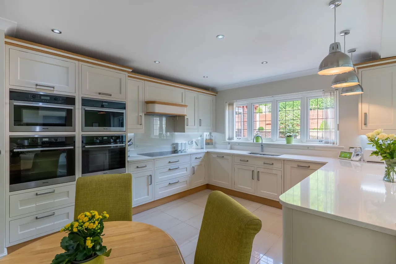 Plymouth Road, Barnt Green, B45, photo 3