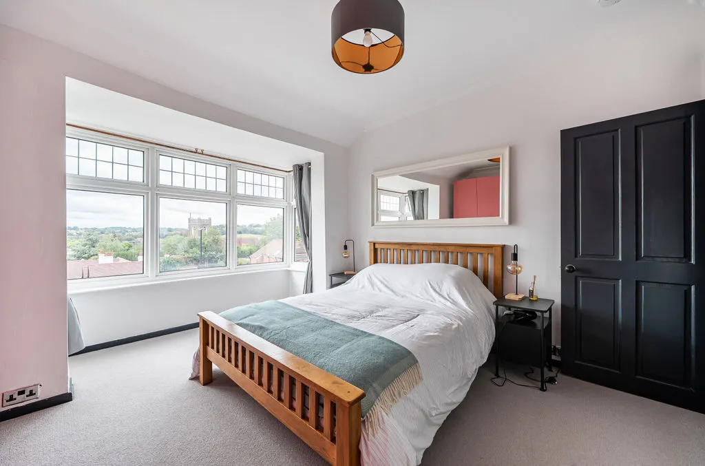 Bramley Avenue, Coulsdon CR5 2DP, photo 14