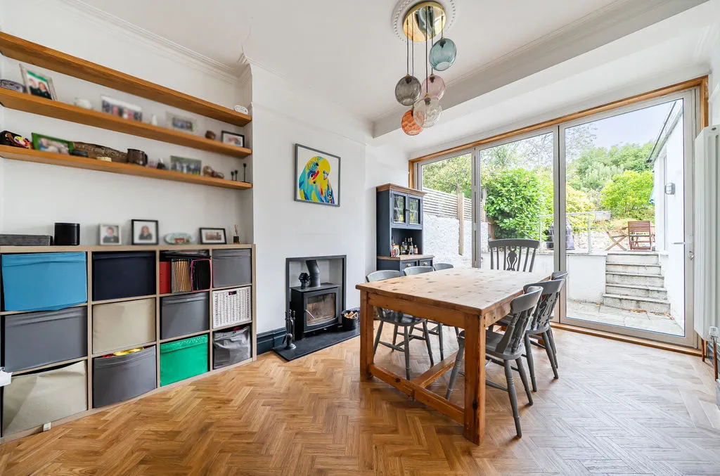 Bramley Avenue, Coulsdon CR5 2DP, photo 5