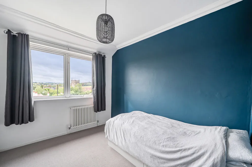 Bramley Avenue, Coulsdon CR5 2DP, photo 17