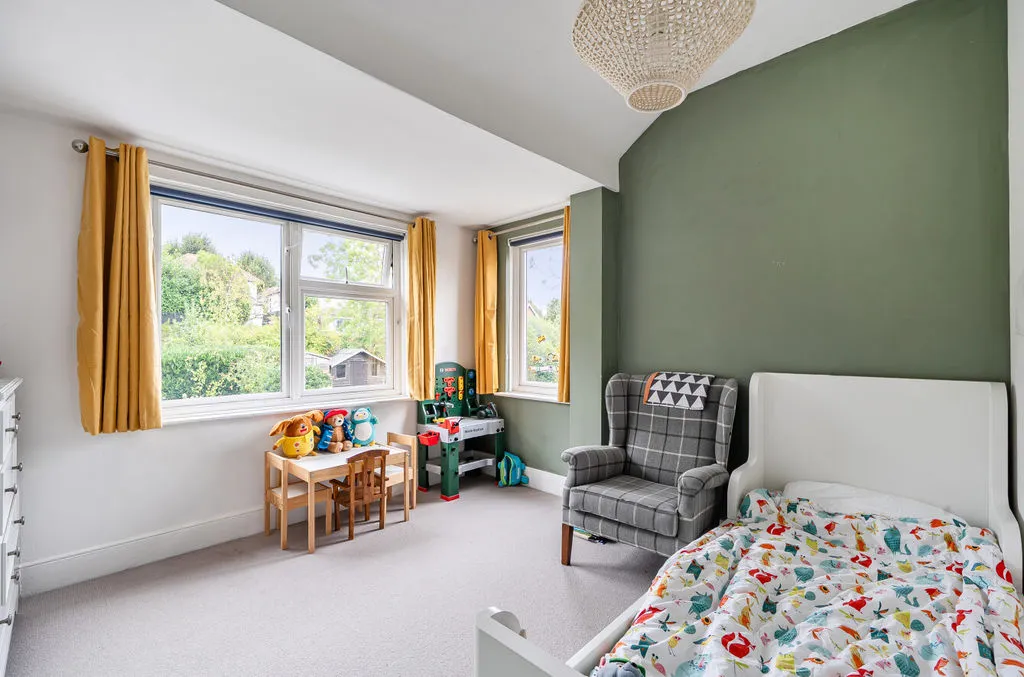 Bramley Avenue, Coulsdon CR5 2DP, photo 15