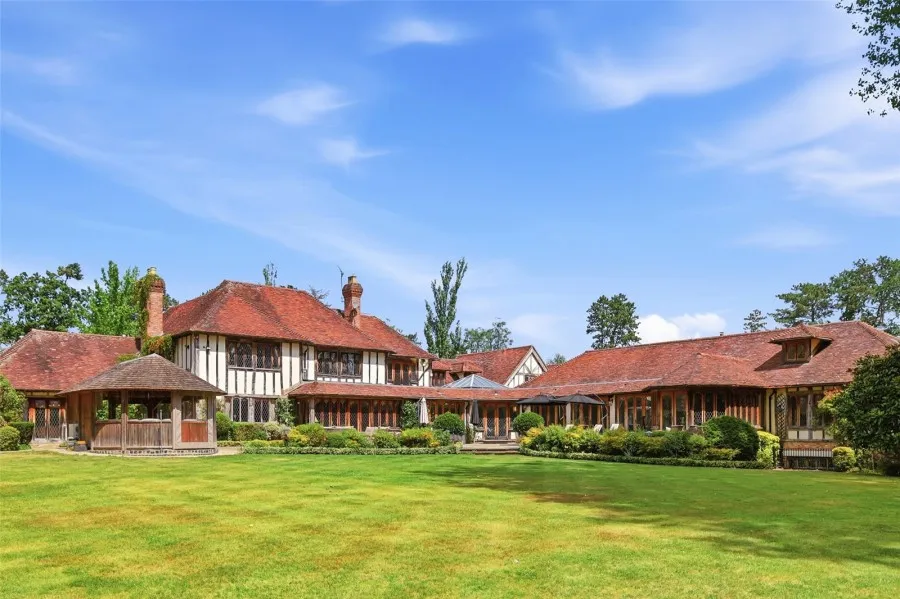 with 7 bedrooms in Bishop's Stortford, CM23, photo 3
