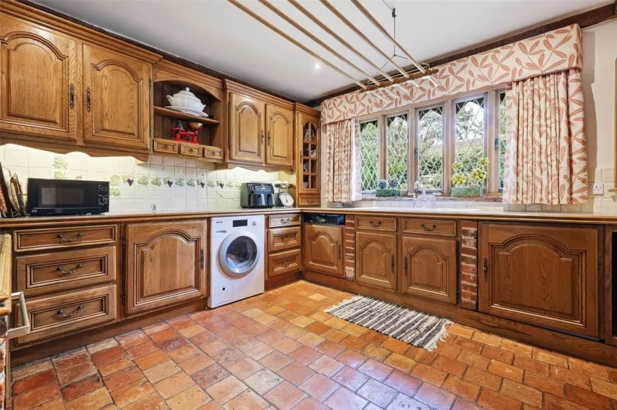 with 7 bedrooms in Bishop's Stortford, CM23, photo 9