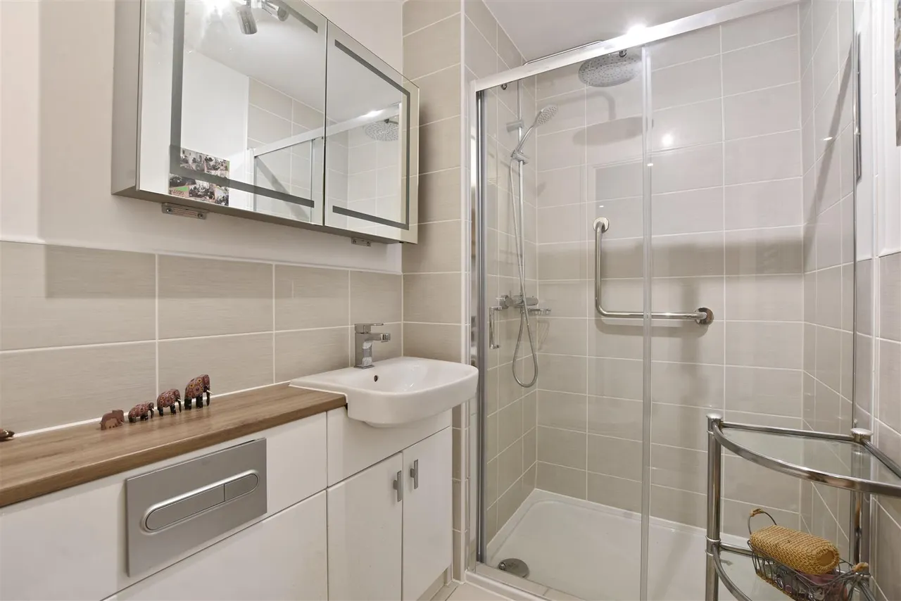 Hempstead Road, Bovingdon, HP3, photo 8
