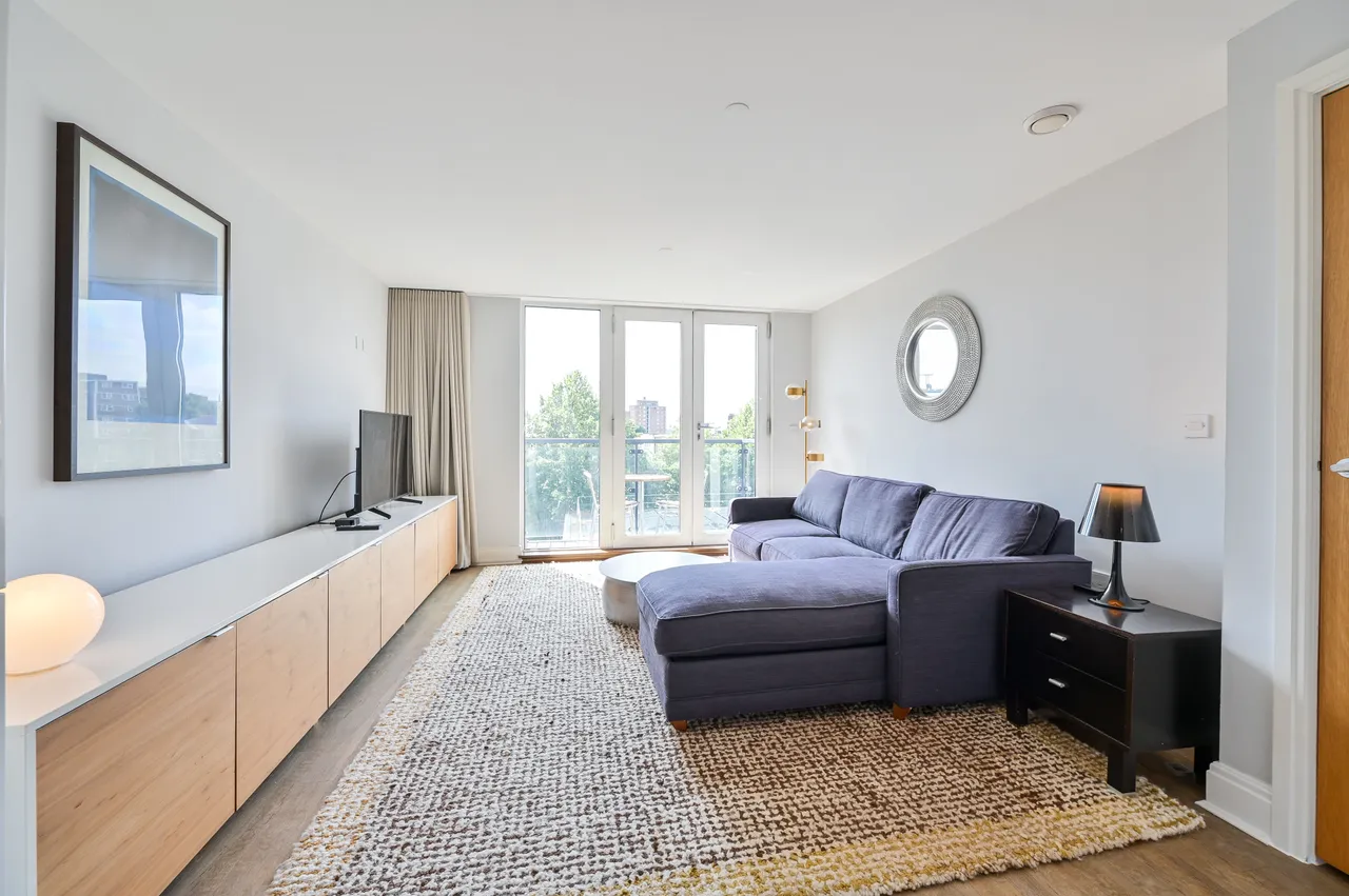 1 bed flat for sale — 28 Goddard House, 3 George Mathers Road, London