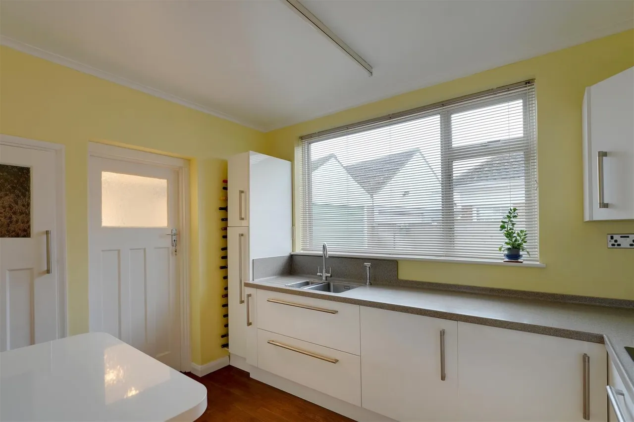 Pine Avenue, Gravesend DA12 1QY, photo 5