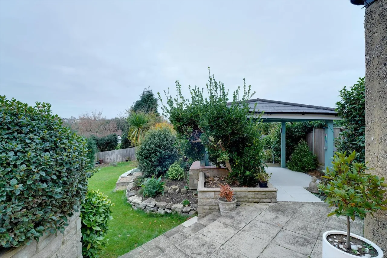 Pine Avenue, Gravesend DA12 1QY, photo 13