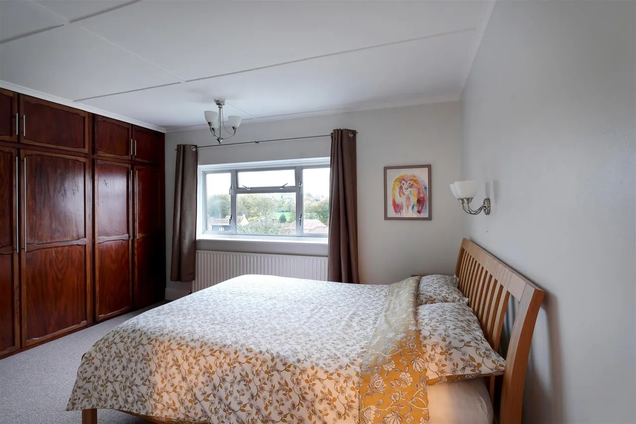 Pine Avenue, Gravesend DA12 1QY, photo 11