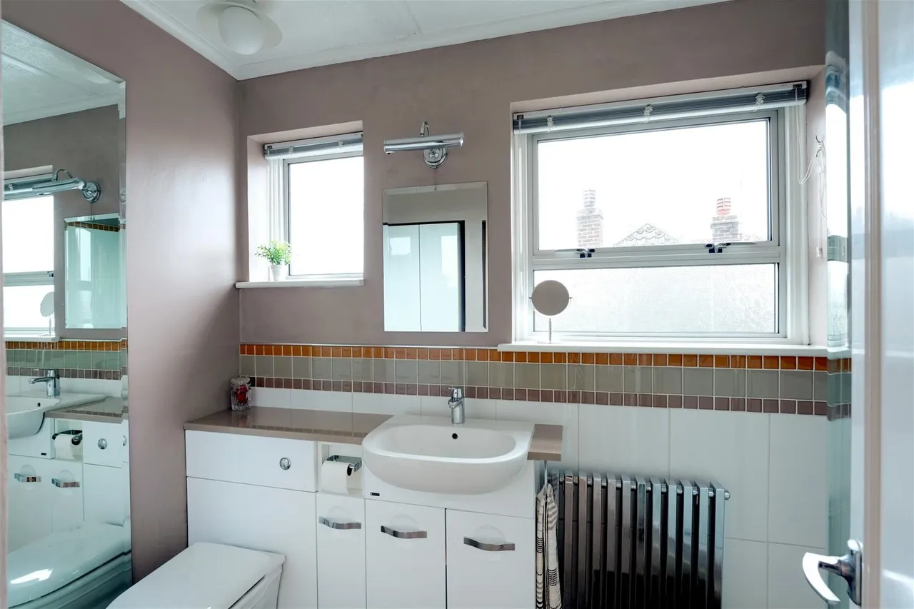 Pine Avenue, Gravesend DA12 1QY, photo 10