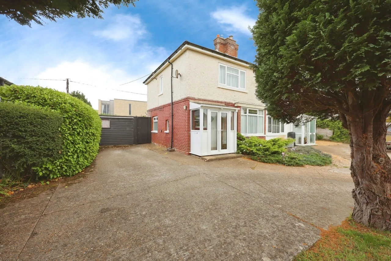 School Road, Godshill, PO38, photo 2