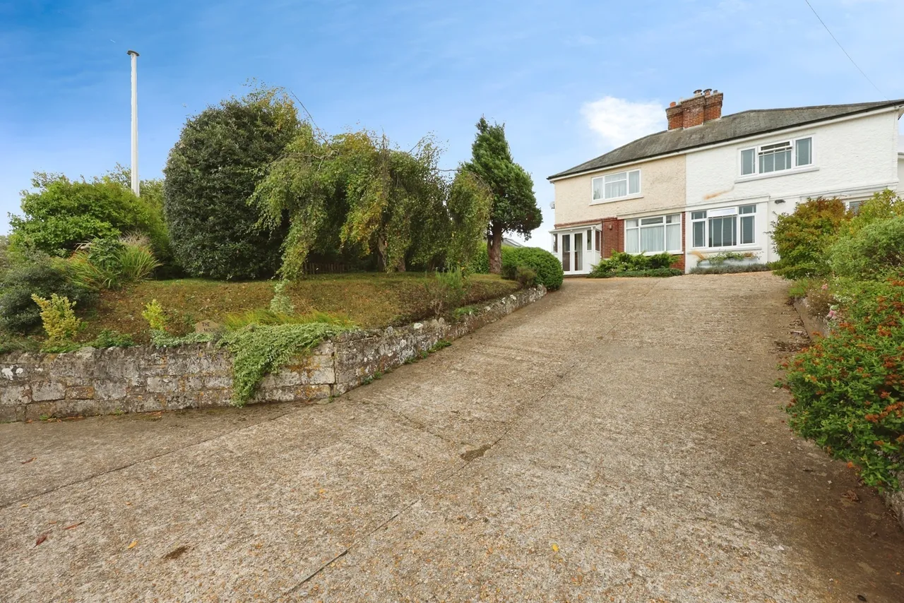2 bed house for sale, School Road, Godshill, PO38