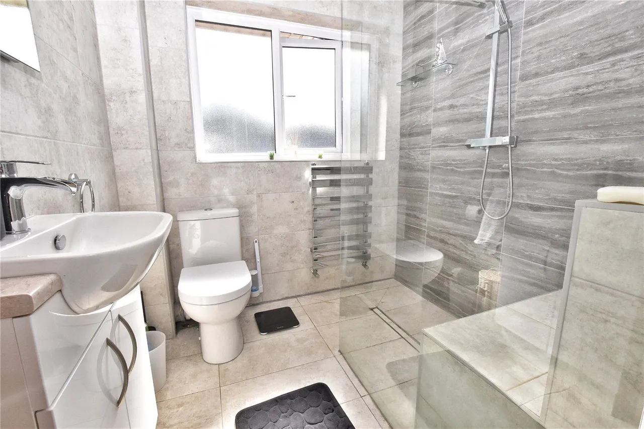 Bowland Road, Glossop, SK13, photo 4