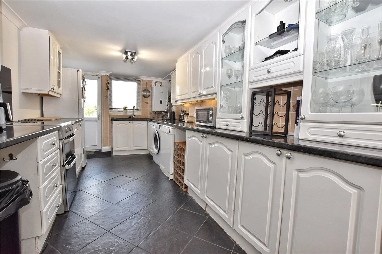 Bowland Road, Glossop, SK13, photo 9