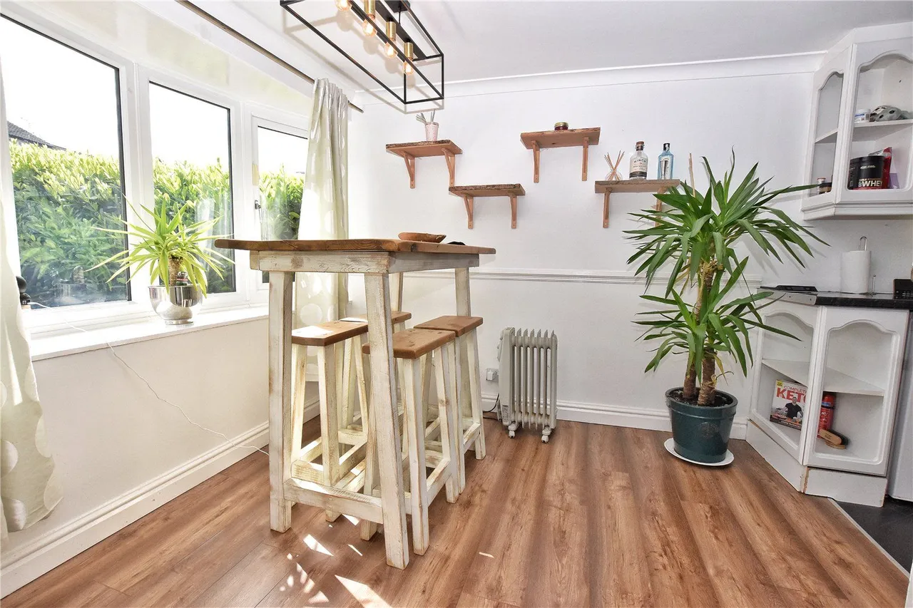 Bowland Road, Glossop, SK13, photo 8