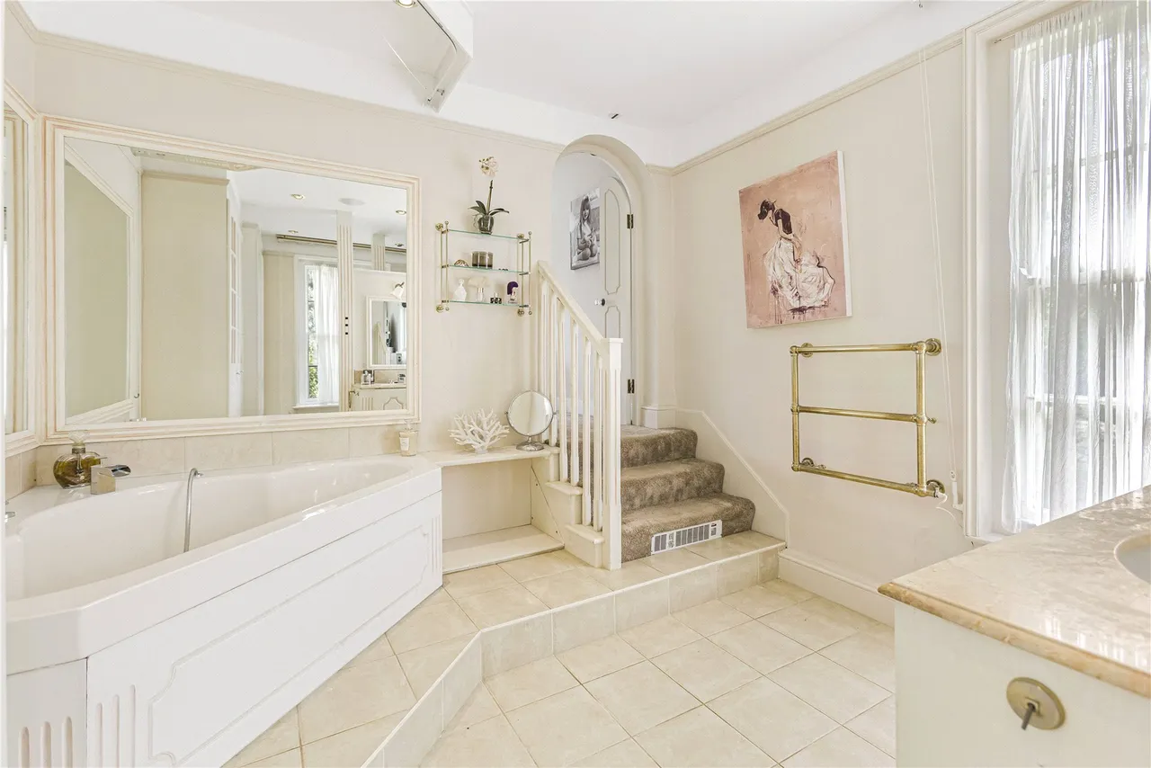 Sheepcote Dell Road, Holmer Green, HP15, photo 16