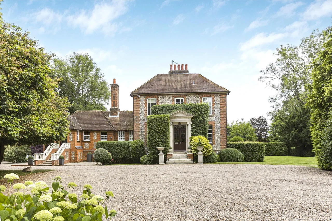 Sheepcote Dell Road, Holmer Green, HP15, photo 22