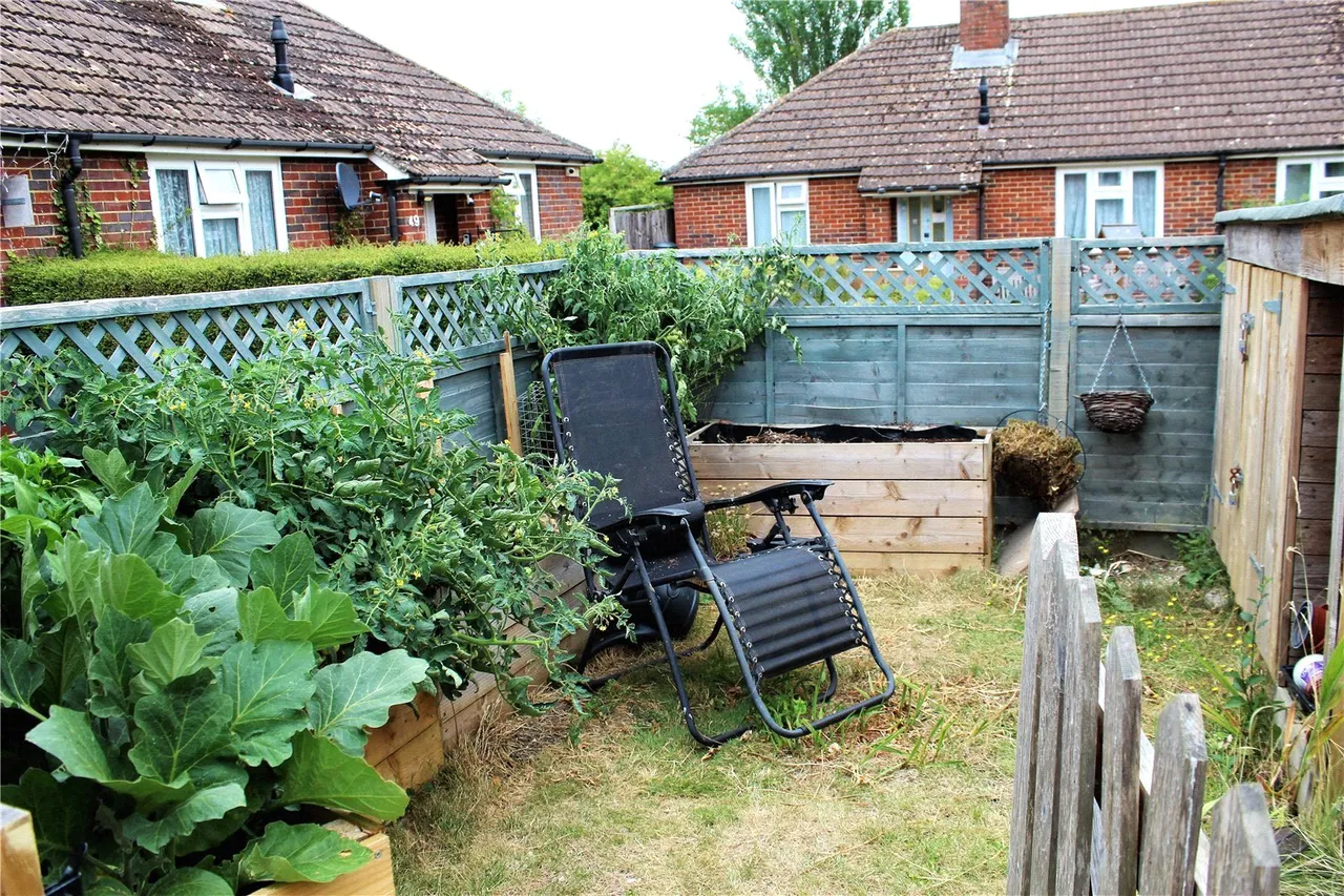 Buffins Road, Odiham, RG29, photo 3