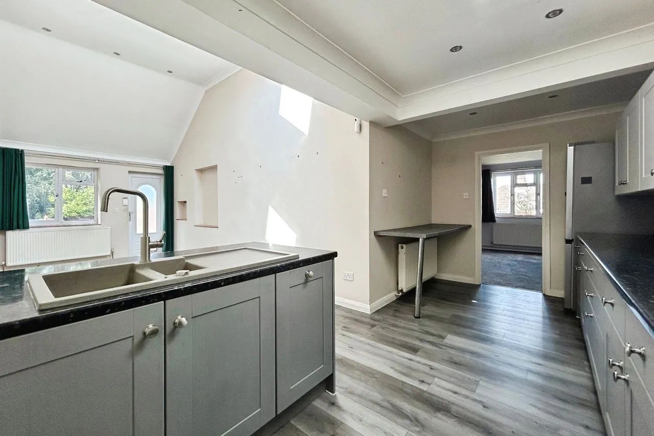 Buffins Road, Odiham, RG29, photo 2