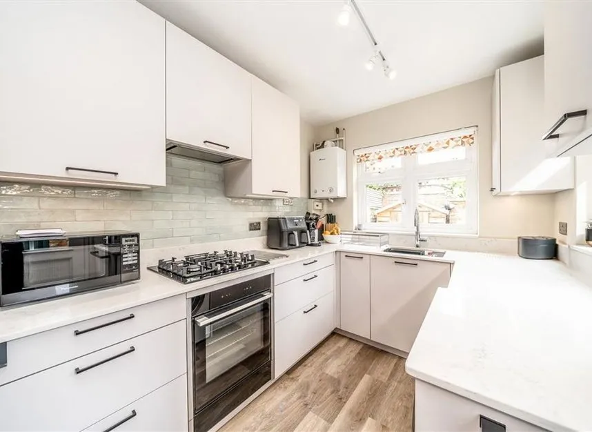 Clifton Road, Teddington, TW11, photo 3