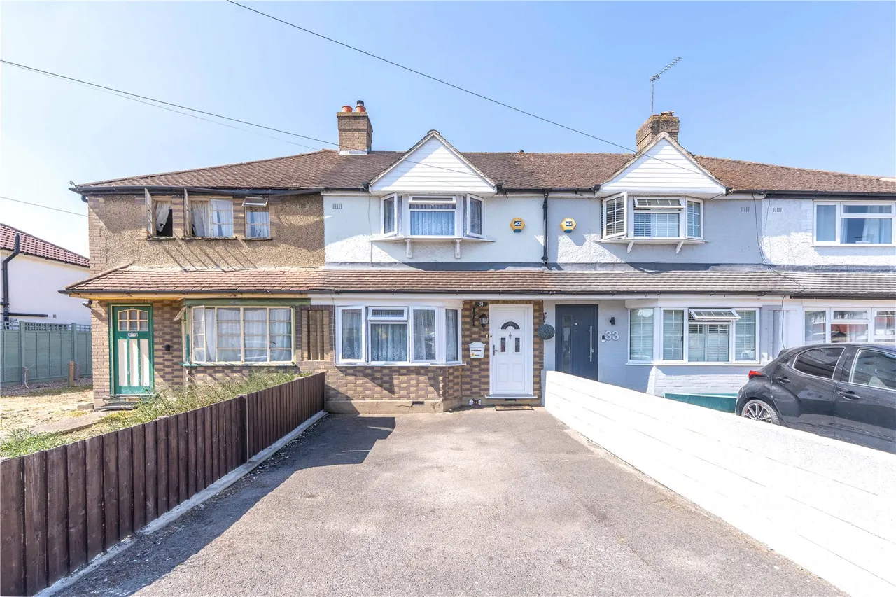 2 bed house for sale — St Johns Road, Hanworth, TW13 6NW