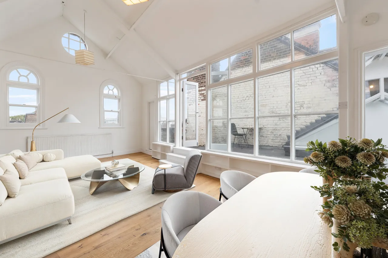 3 bed flat for sale — Camden High Street, London, NW1