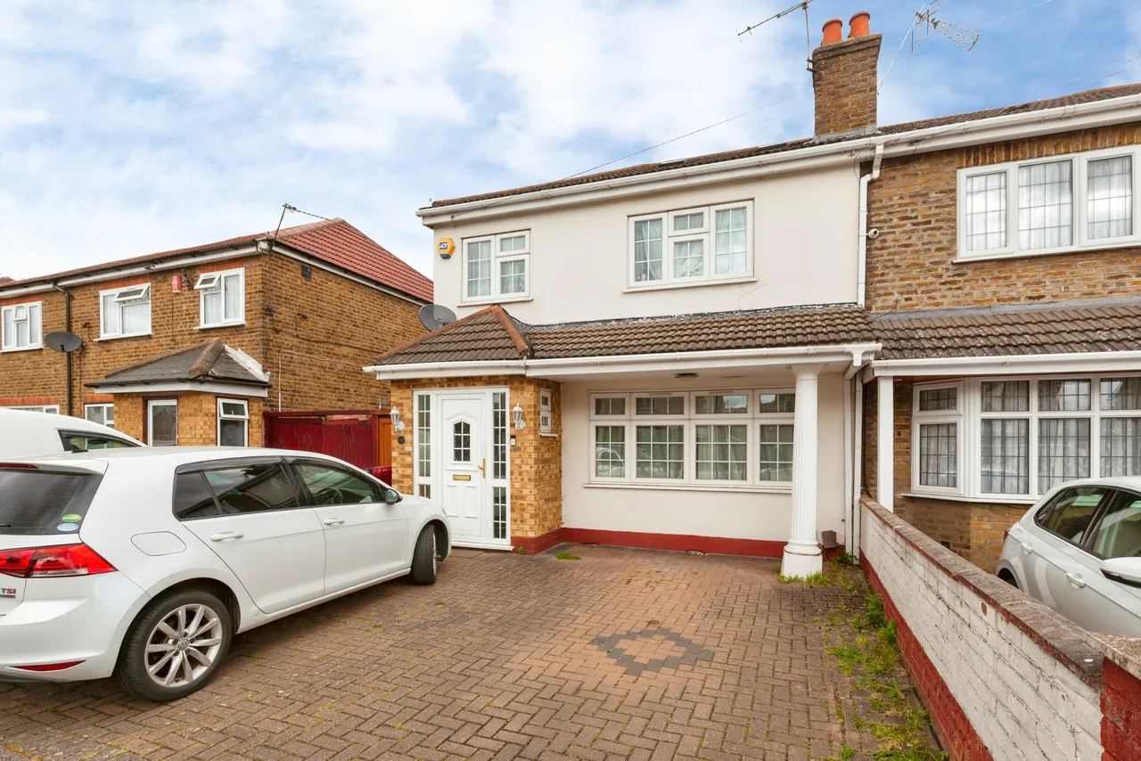 St Pauls Avenue, Slough, SL2, photo 2