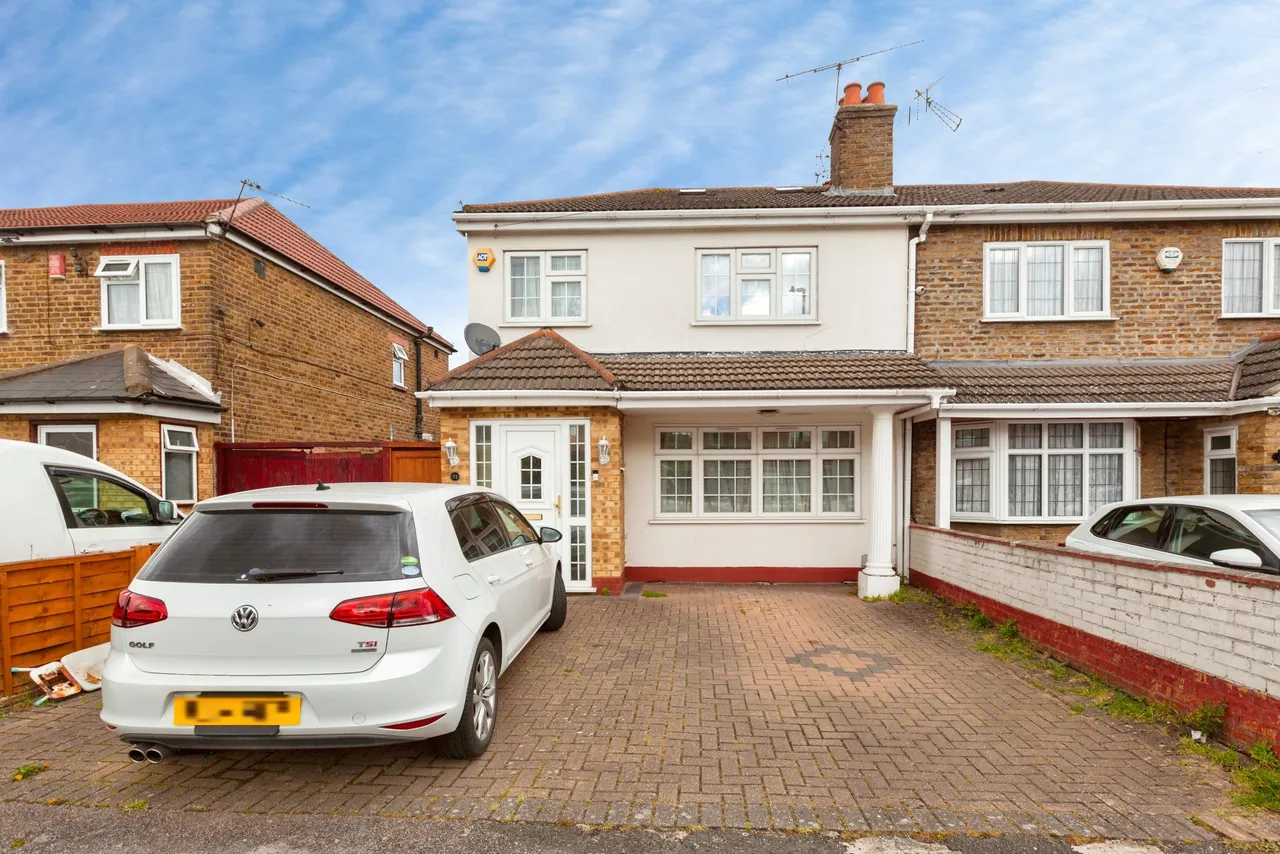 3 bed house for sale, St Pauls Avenue, Slough, SL2