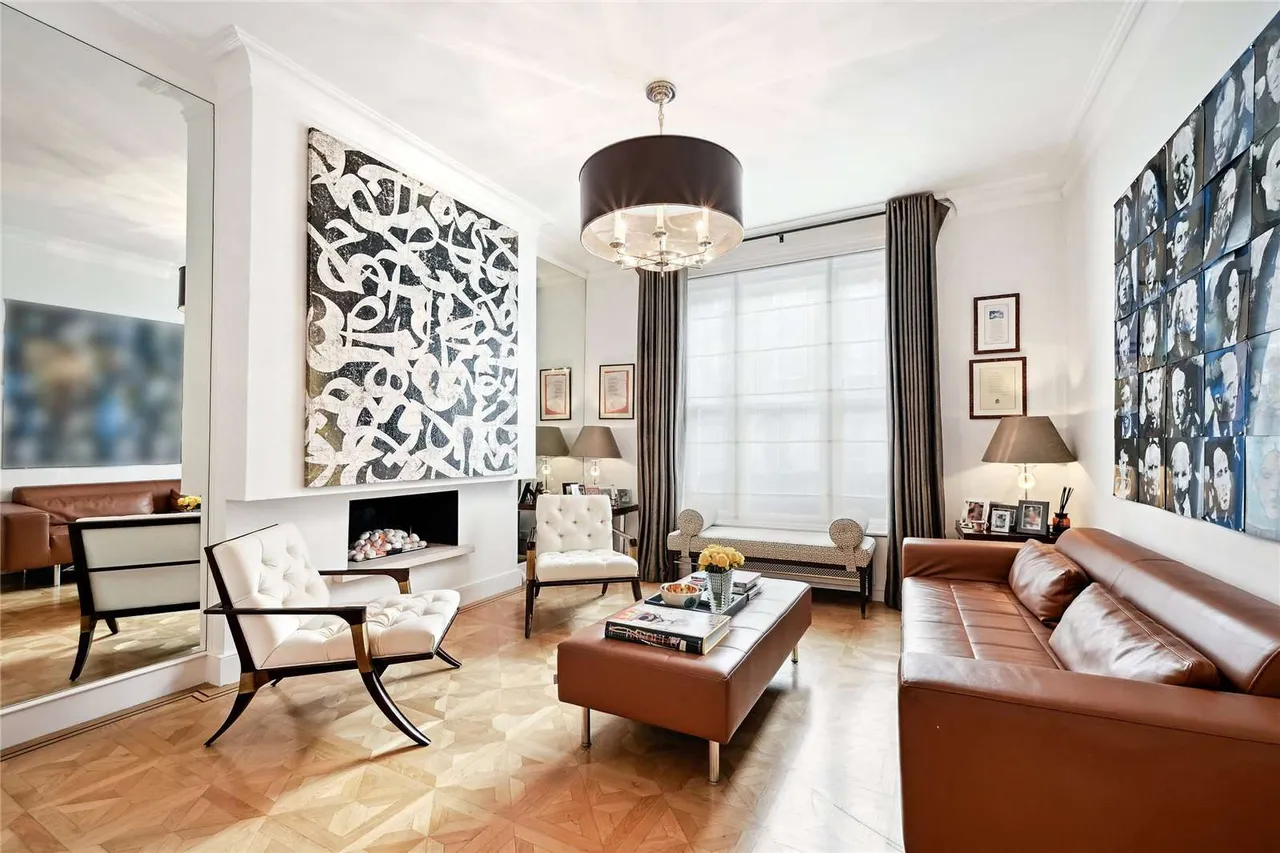 4 bed house to rent — Paultons Street, Chelsea, London, SW3 5DR