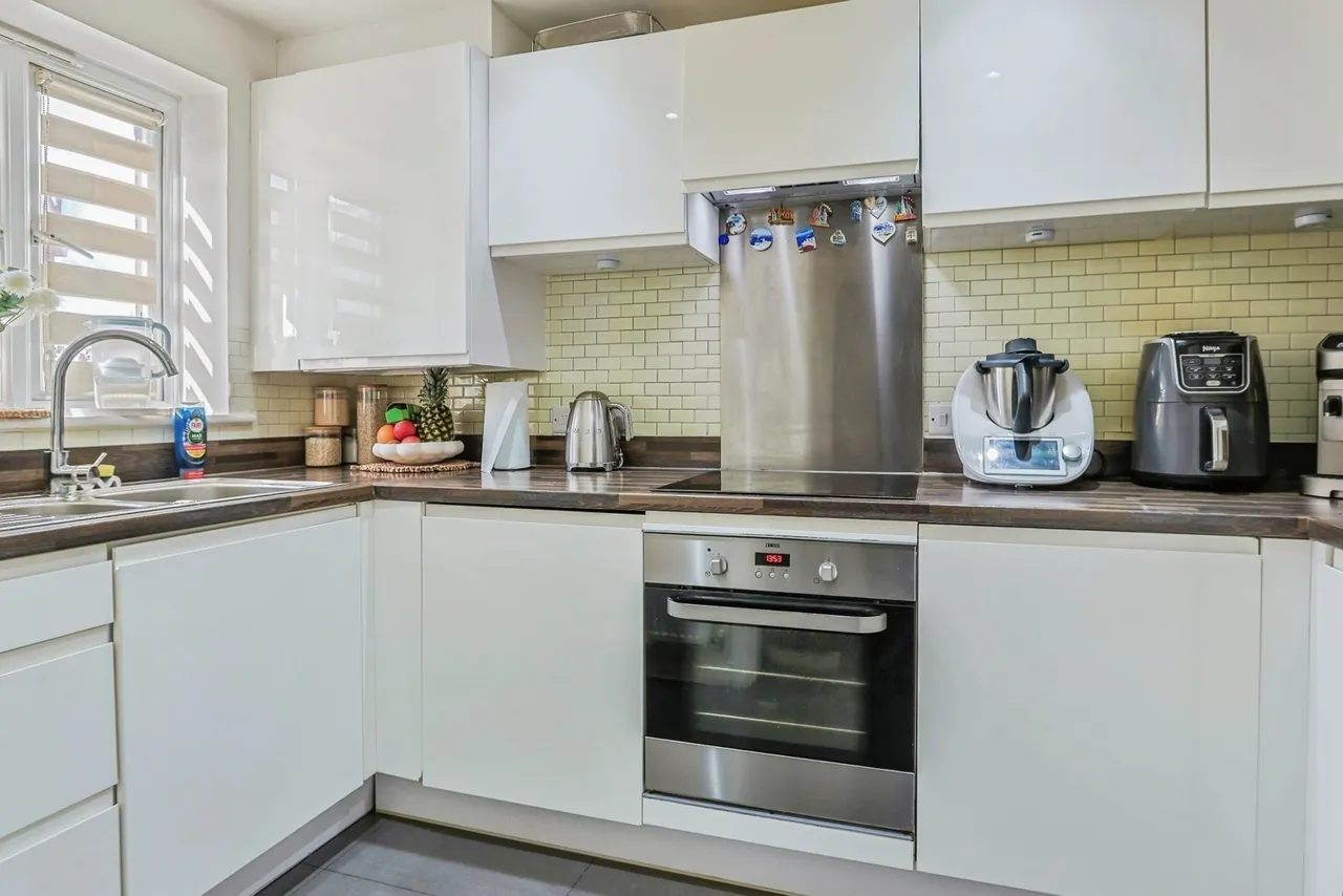 Mannock Way, Canford Heath, BH17, photo 2