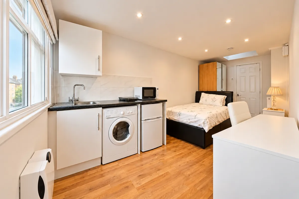 Great West Road, Hounslow, TW5, photo 6