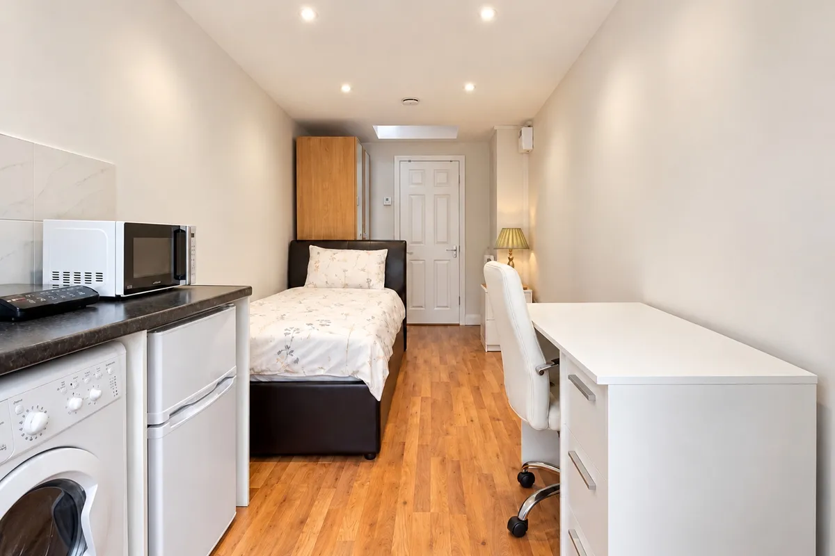Great West Road, Hounslow, TW5, photo 4