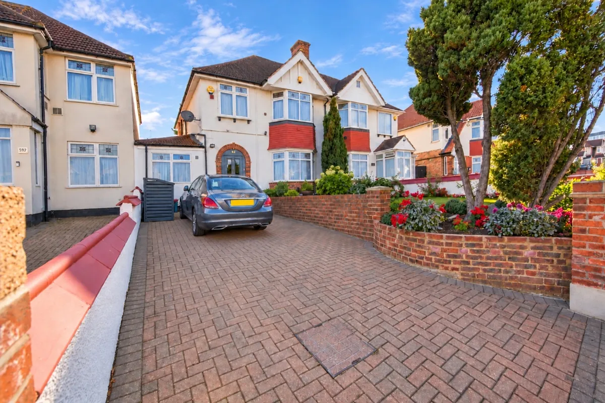 Great West Road, Hounslow, TW5, photo 2