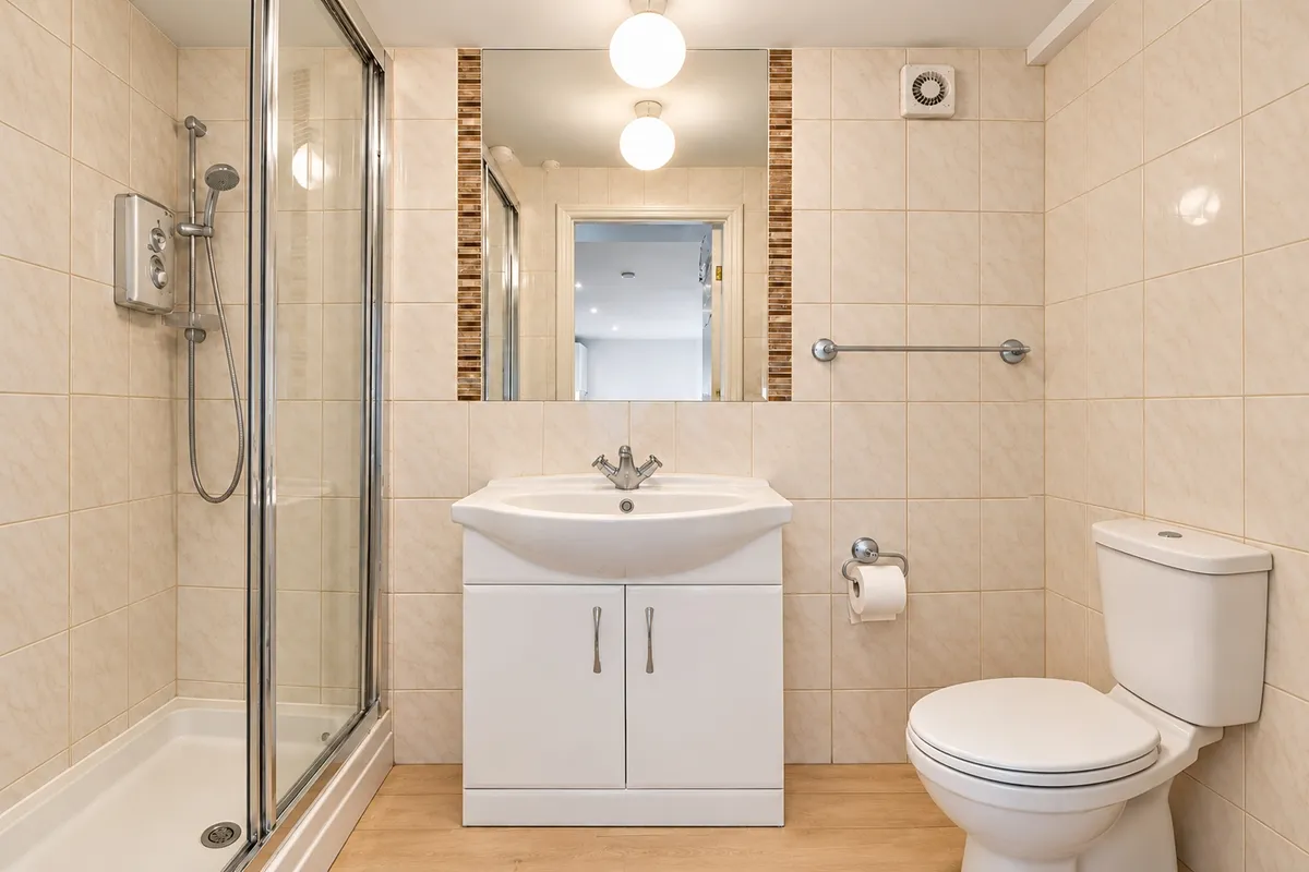 Great West Road, Hounslow, TW5, photo 7