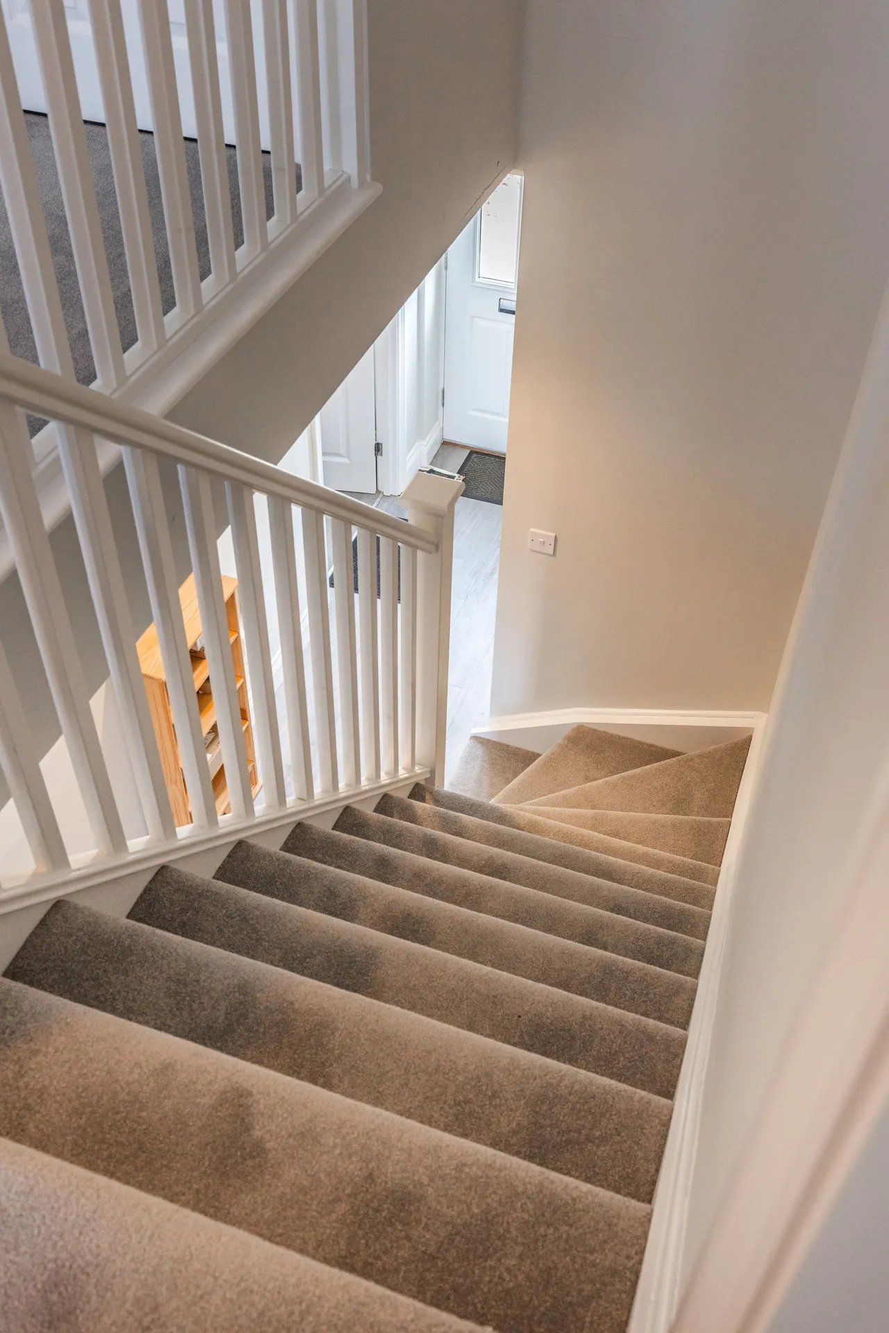 Modern Family Three Bedroom Home in H, photo 10