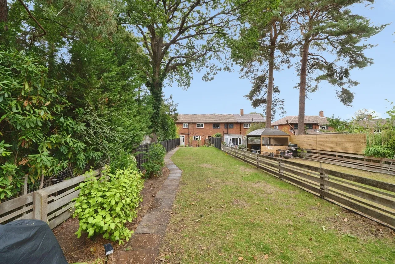 Albert Drive, Woking, GU21, photo 7