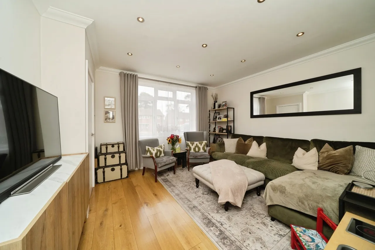 Albert Drive, Woking, GU21, photo 4