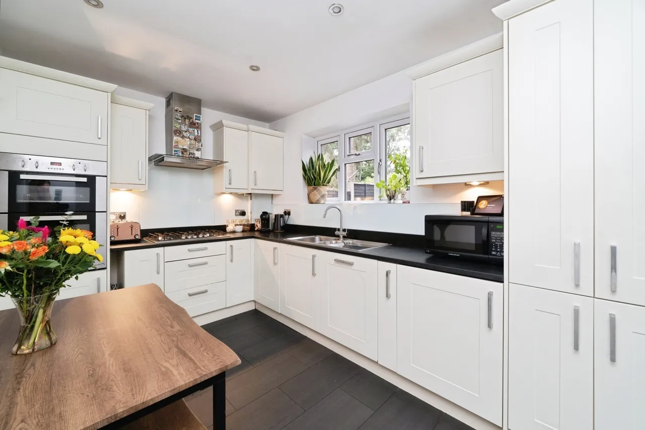 Albert Drive, Woking, GU21, photo 9