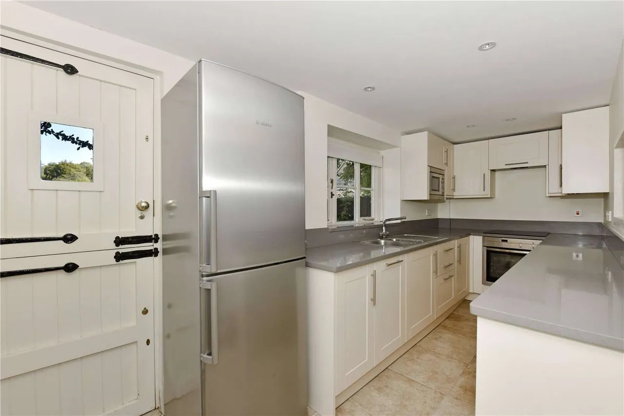 Hambleden, Henley-on-Thames, Oxfordshire, RG9 6RT, photo 4