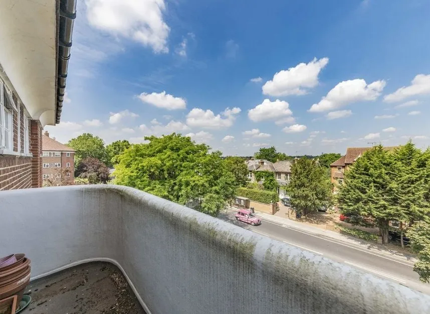 Courtlands, Richmond, TW10, photo 7