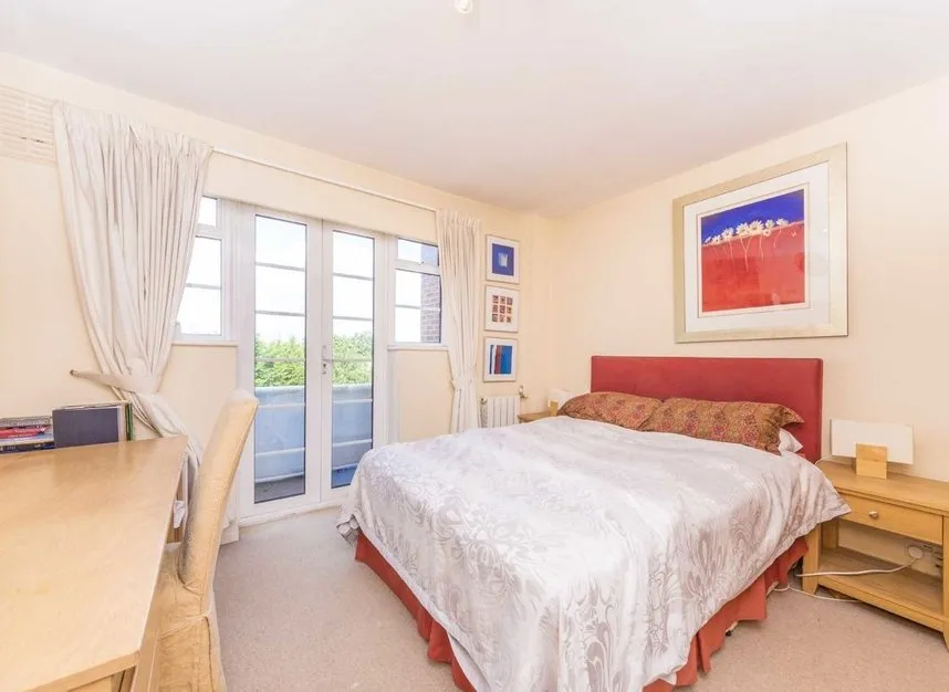 Courtlands, Richmond, TW10, photo 5