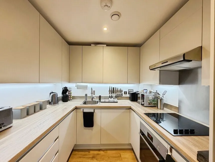 Pitcher Lane, Ashford, TW15, photo 8
