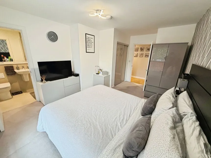 Pitcher Lane, Ashford, TW15, photo 6