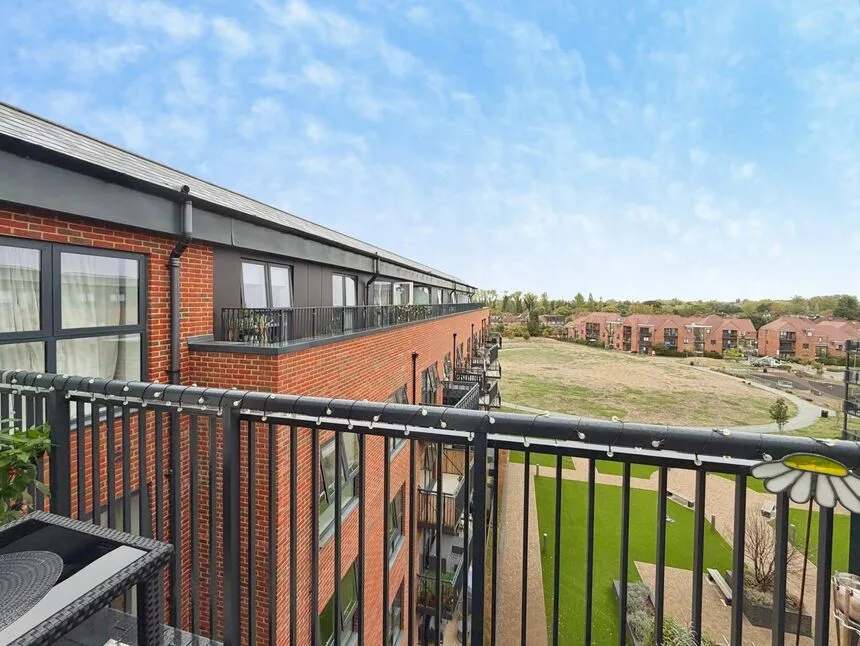 Pitcher Lane, Ashford, TW15, photo 13